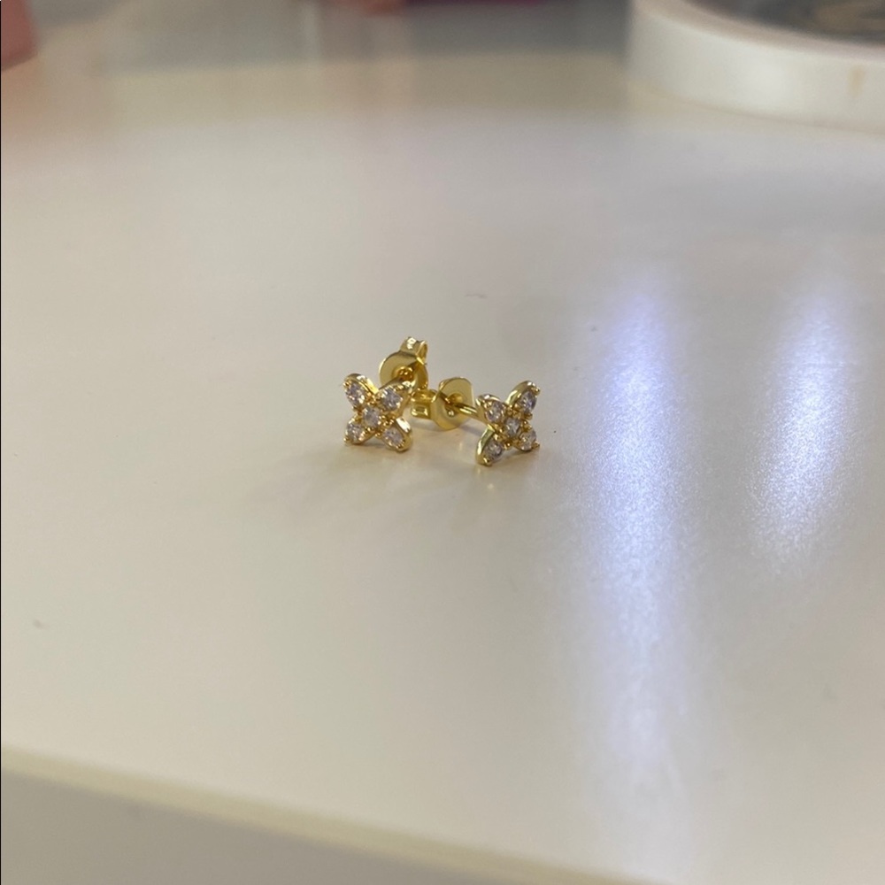 Elegant Gold Star Earrings